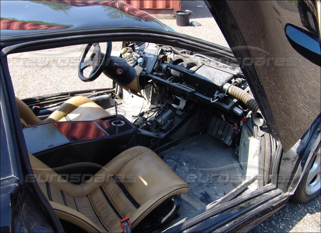 Lamborghini Diablo SE30 (1995) with 28,485 Kilometers, being prepared for breaking #7