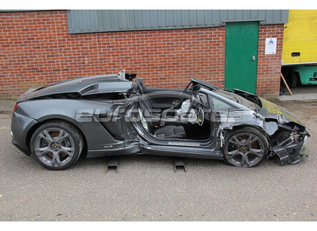 Lamborghini LP560-4 Spider (2010) with 8,000 Miles, being prepared for breaking #6
