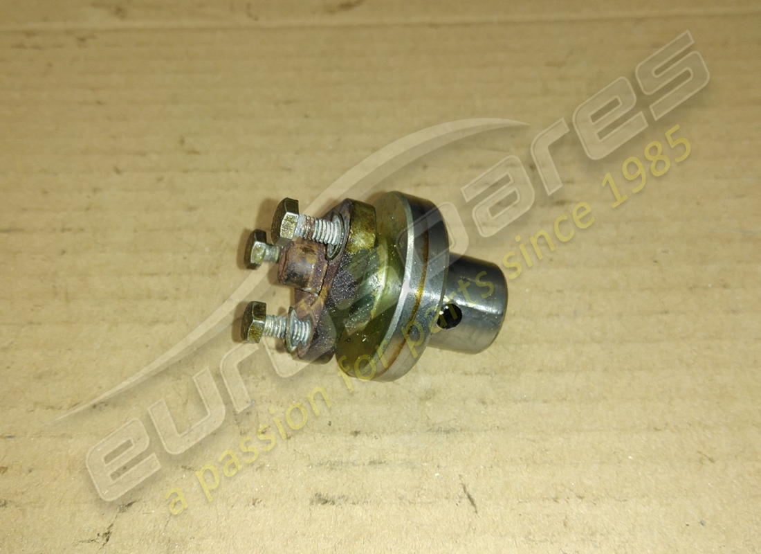 USED Ferrari DISTRIBUTOR DRIVE JOINT. PART NUMBER 133063 (1)
