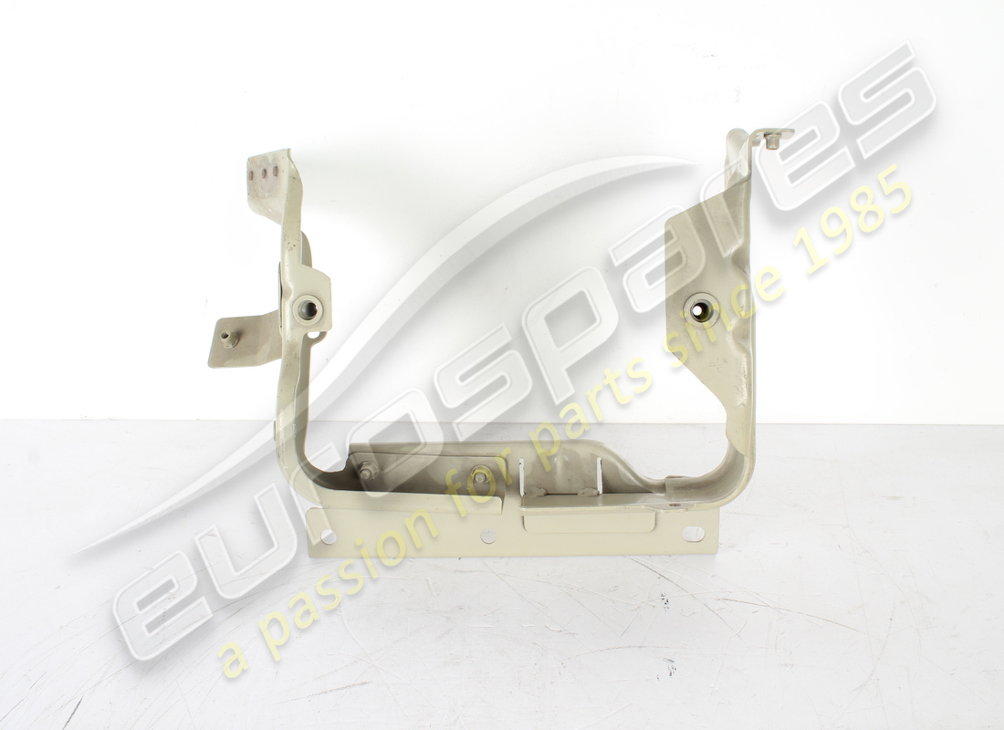 new ferrari bracket. part number 82858600 (1)