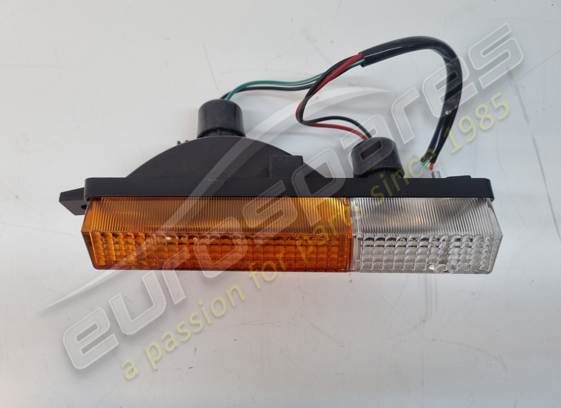 new ferrari rh front indicator & side lamp unit with orange/clear lens. part number 60121001 (2)