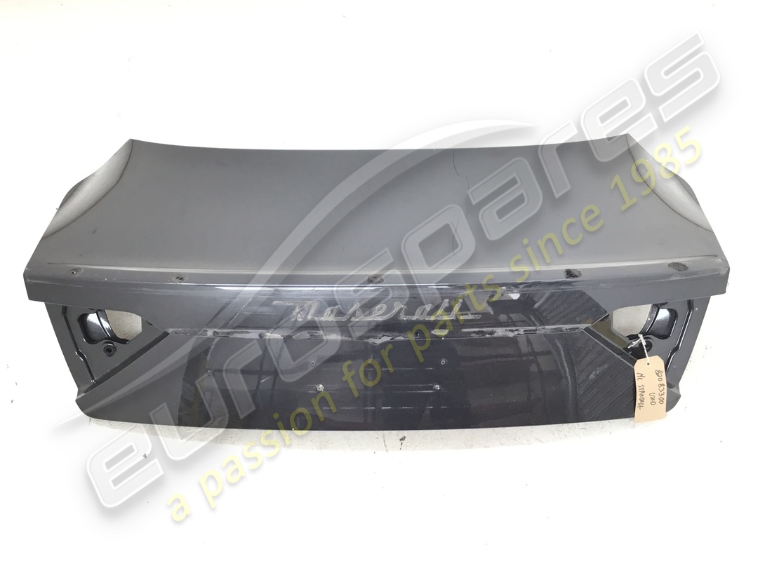 used maserati cofano posteriore predisposto di fori per spoiler removibile. part number 82083300 (3)