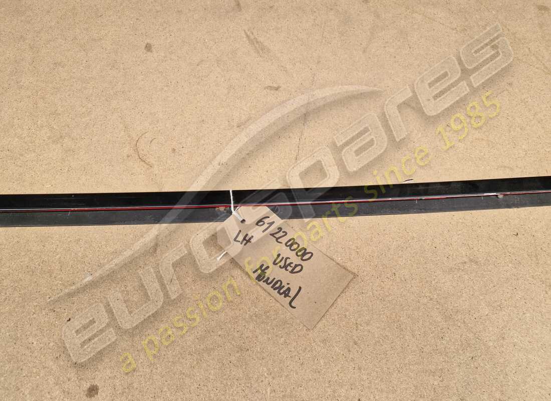 used ferrari lh door moulding. part number 61220000 (3)