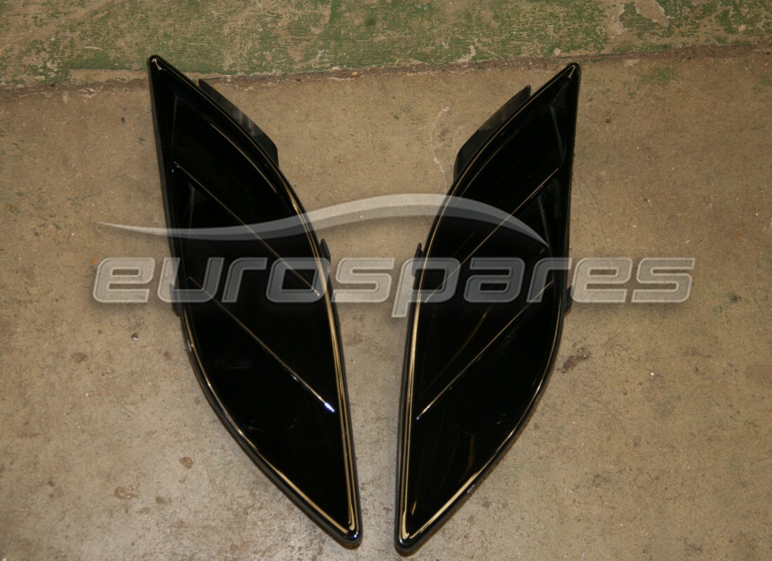 USED Ferrari SET OF SPORT SIDE AIR VENTS . PART NUMBER 70002669 (1)