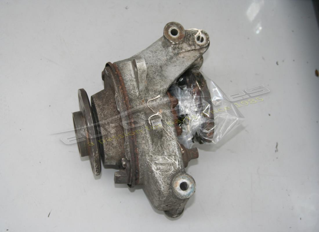 used ferrari lh rear hub holder. part number 136272 (1)
