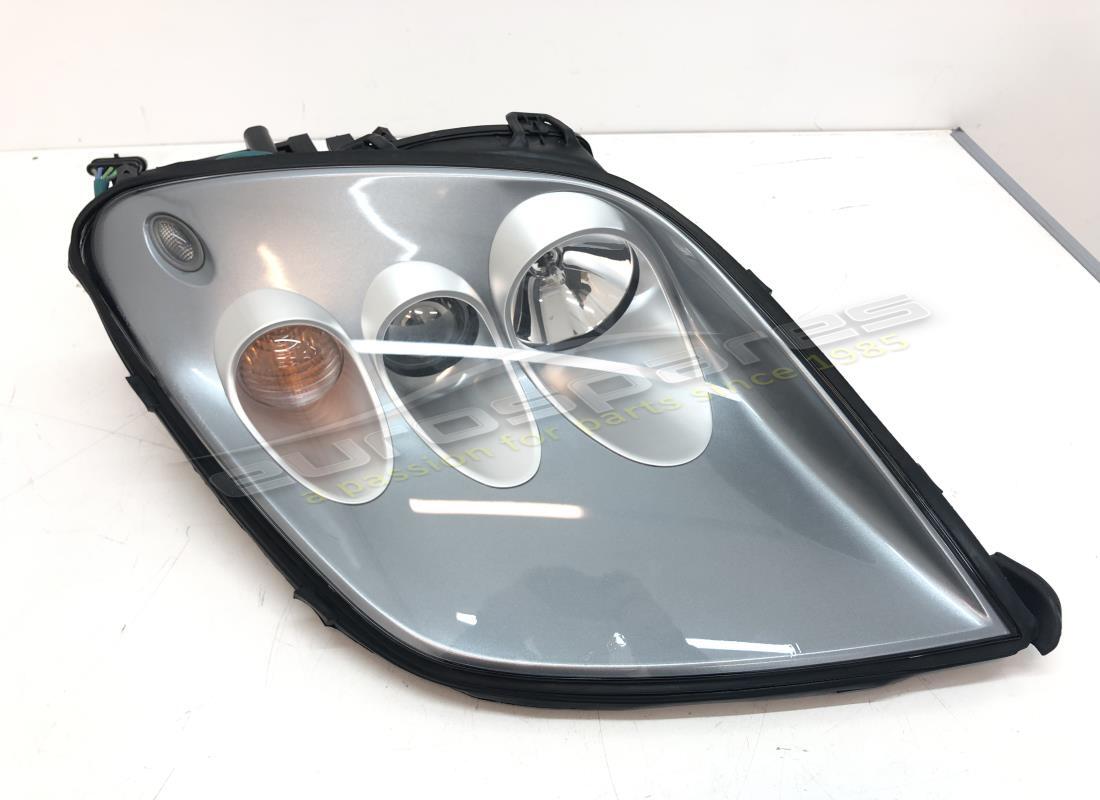 new ferrari rh headlight assy. part number 69388300 (1)