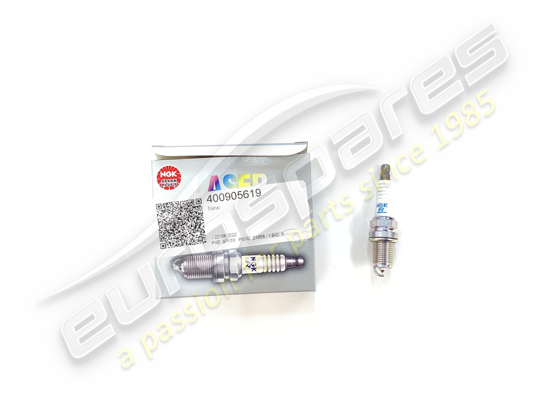 new oem spark plug. part number 400905619 (1)