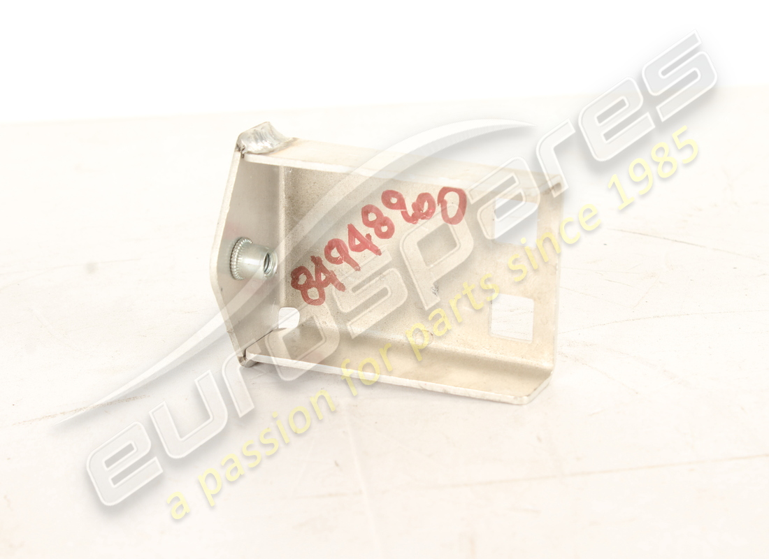 new ferrari outer lateral fastener brack. part number 84948900 (2)