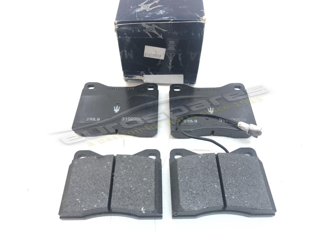 NEW Maserati FRONT BRAKE PADS . PART NUMBER 310220039 (1)