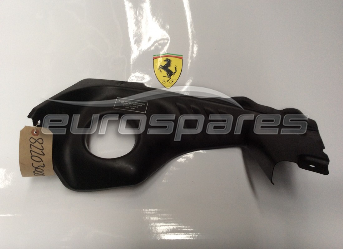 USED Ferrari RH LATERAL COSMETIC SHIELD . PART NUMBER 82203000 (1)