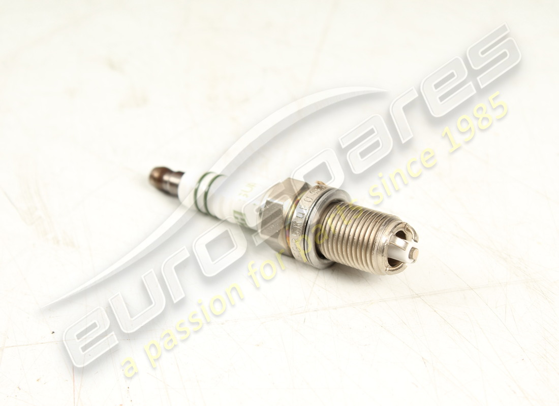 new porsche spark plug - fgr 5kqe0 - d - mj 2002>>. part number 99917022390 (1)