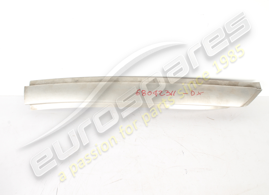 new ferrari rh pillar shield. part number 68042311 (1)