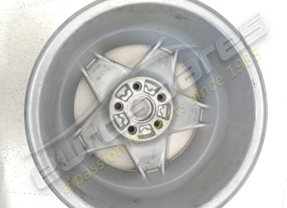 used ferrari road wheel rim 7 1/2 j x 16. part number 125620 (3)