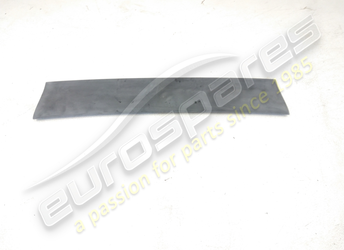 new ferrari rear spoiler. part number 62400000 (2)