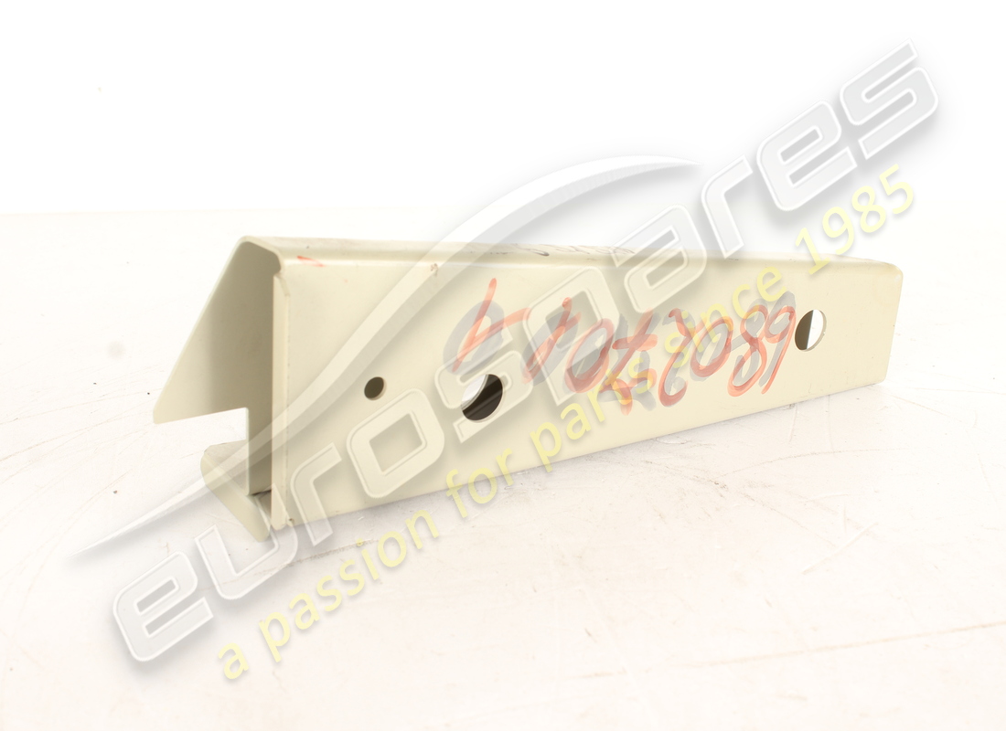 new ferrari rh side bracket. part number 68027011 (2)