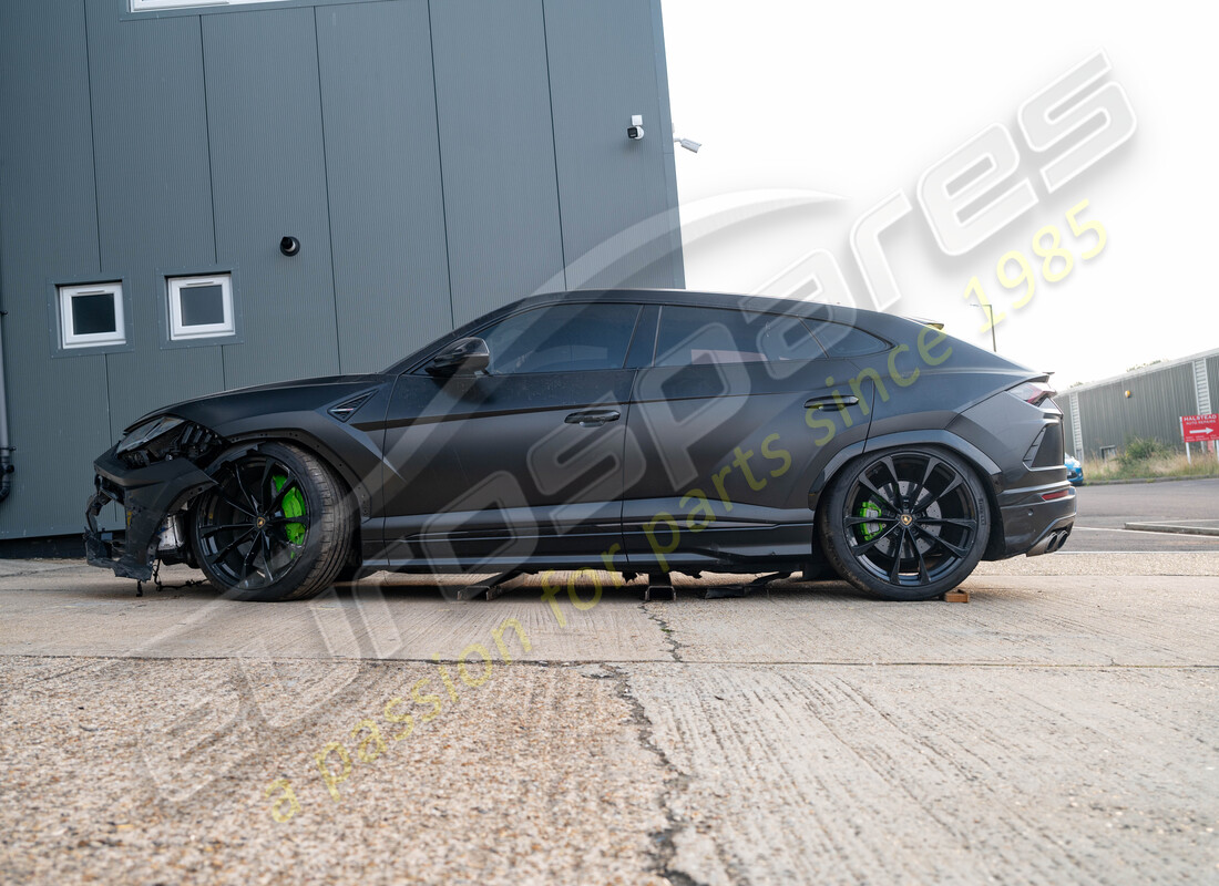 lamborghini urus (2022) with 11402, being prepared for dismantling #6