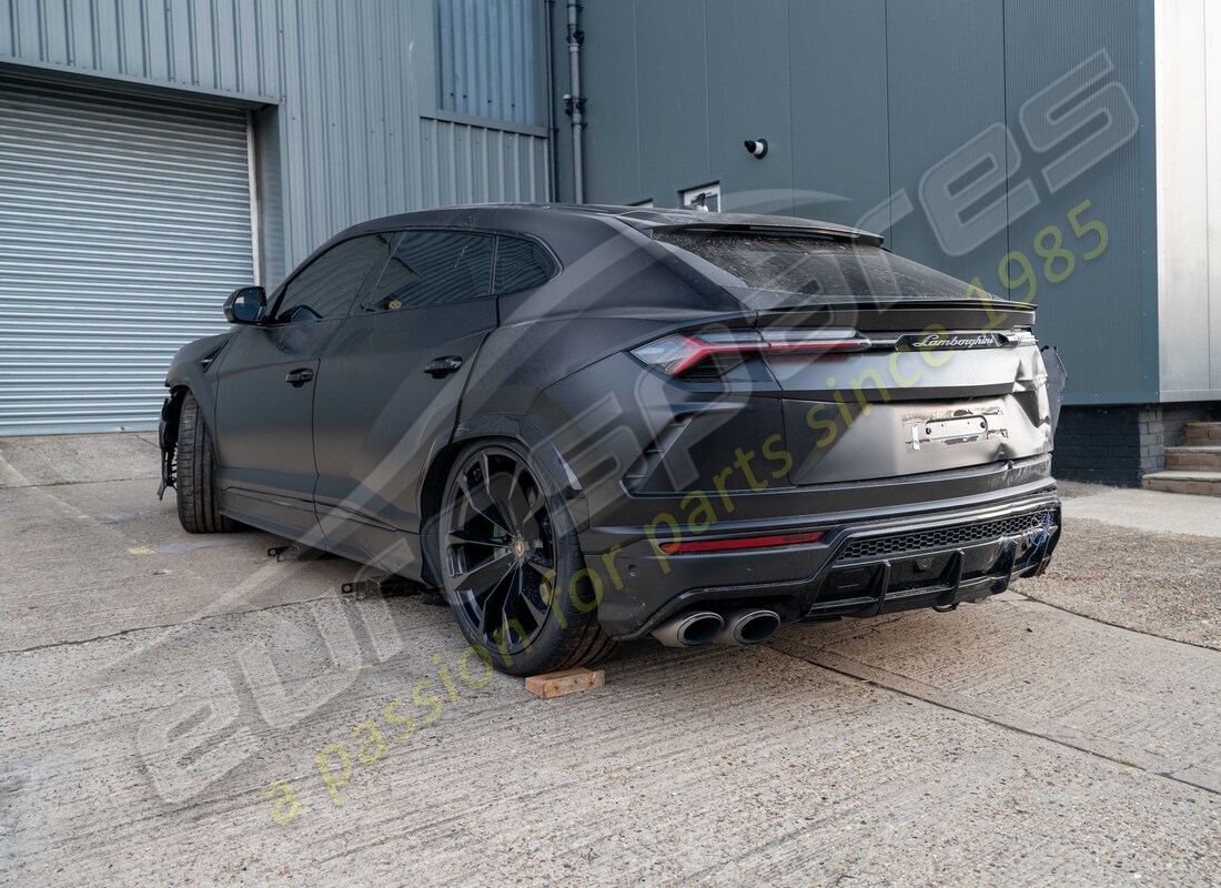 lamborghini urus (2022) with 11402, being prepared for dismantling #5