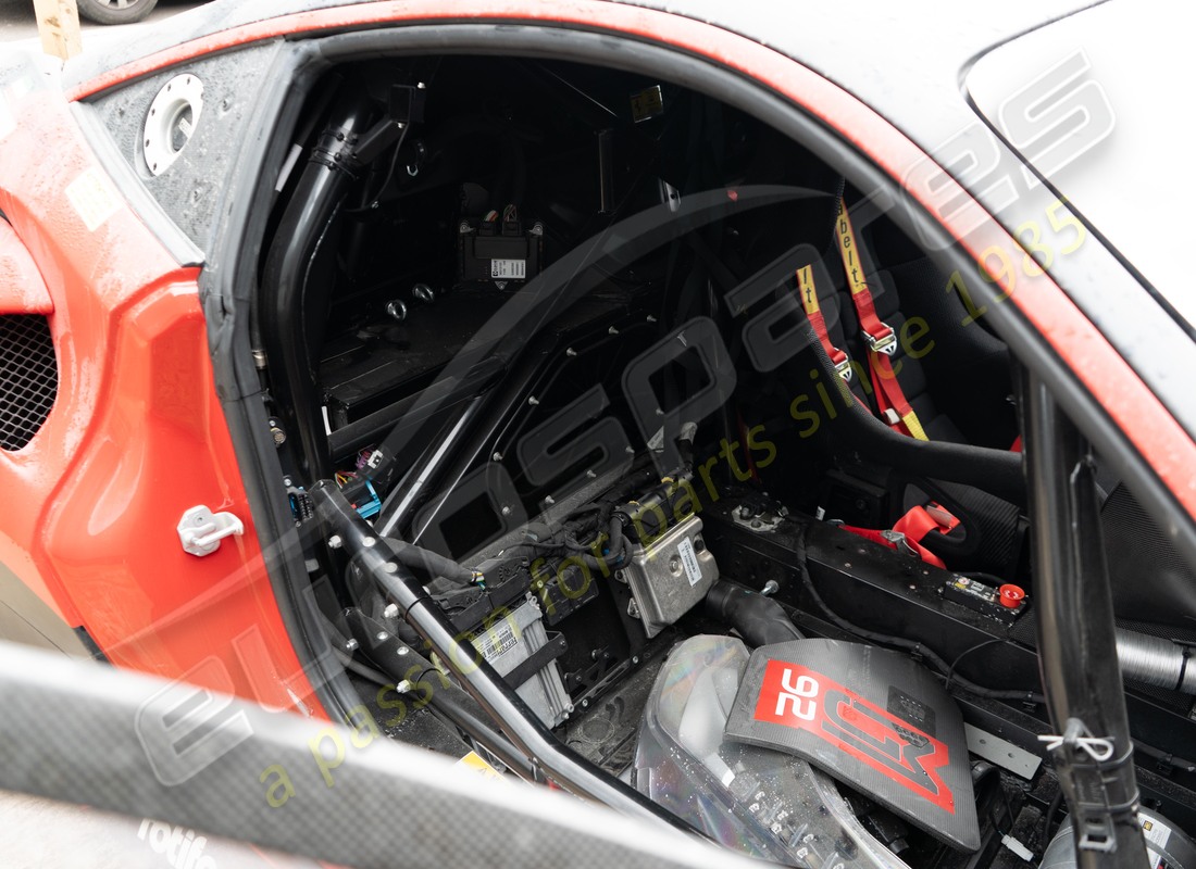 ferrari 488 challenge with 3900km, being prepared for dismantling #19