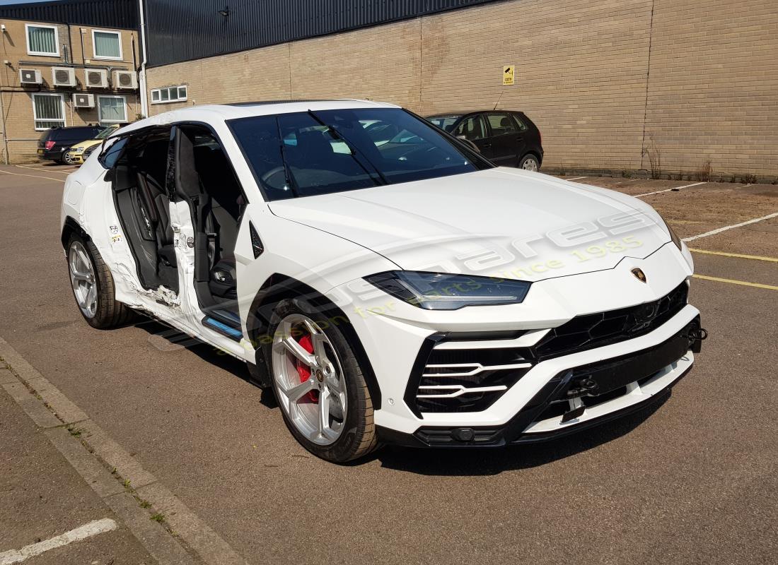 lamborghini urus (2019) with 200 miles, being prepared for dismantling #7