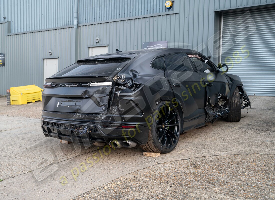 lamborghini urus (2022) with 11402, being prepared for dismantling #3