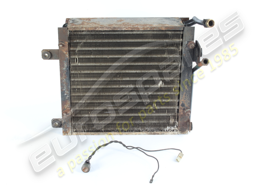 damaged ferrari condenser. part number 61400300 (1)