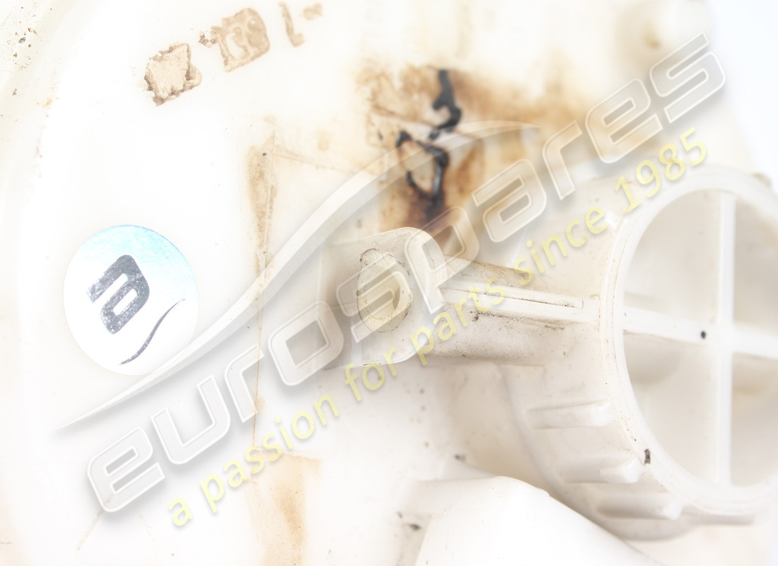 damaged ferrari lh complete fuel pump. part number 181205 (2)