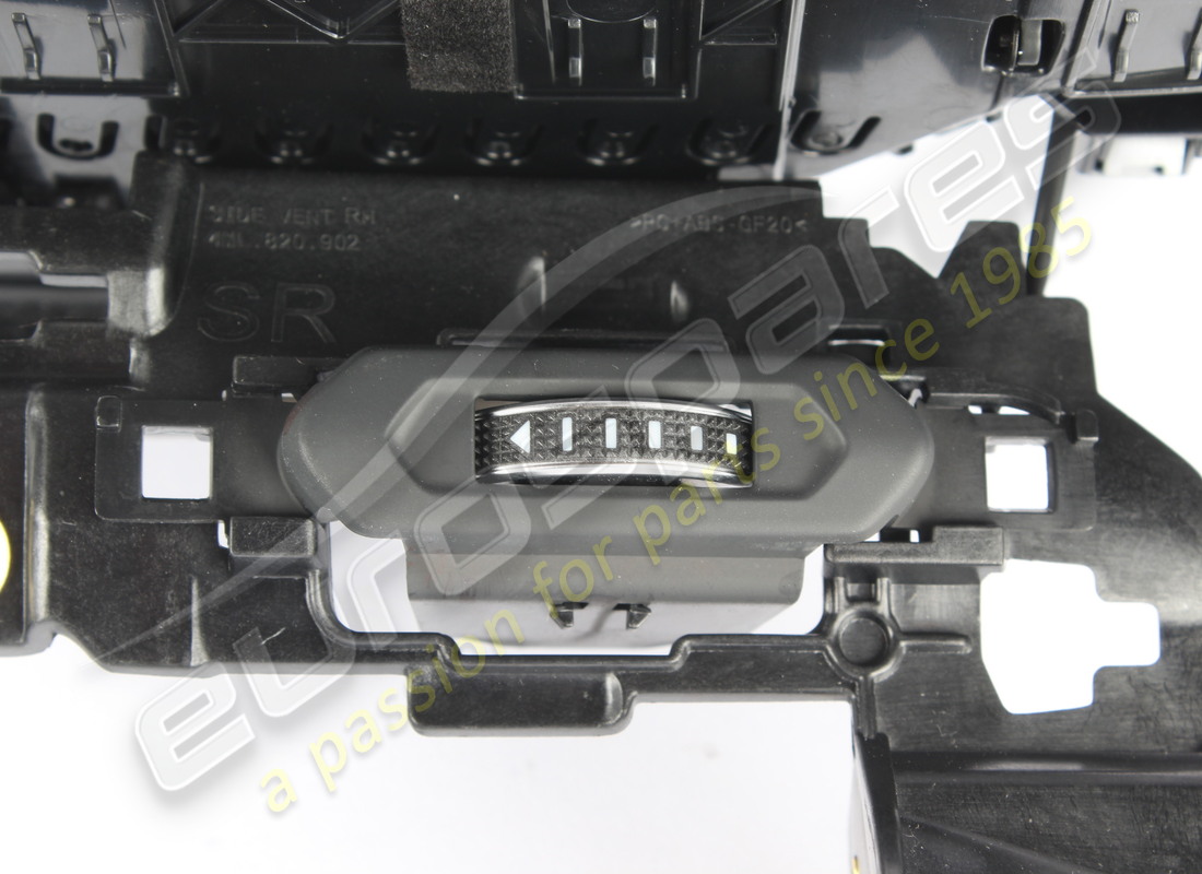 used lamborghini vent. part number 4ml820902b6ps (2)