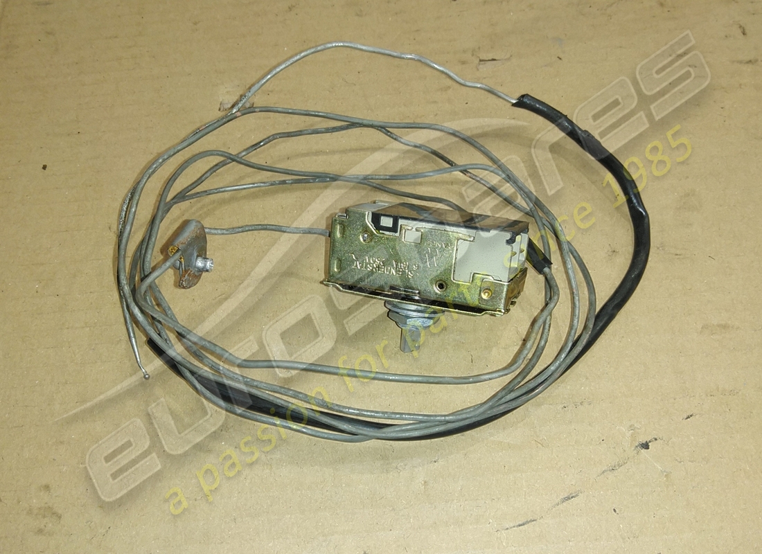 used ferrari air con switch thermostat. part number 109819 (2)