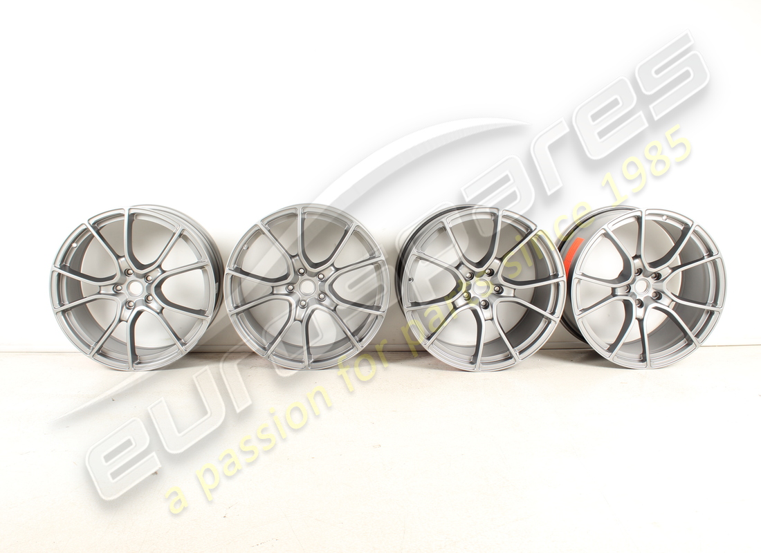 new ferrari grey multispoke 488 rims set. part number 70003878 (1)