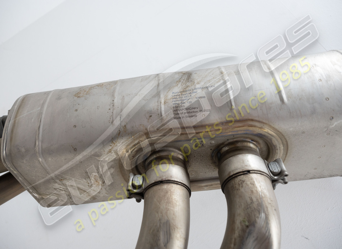 used lamborghini urus akrapovic sport exhaust. part number 4ml251051a (3)