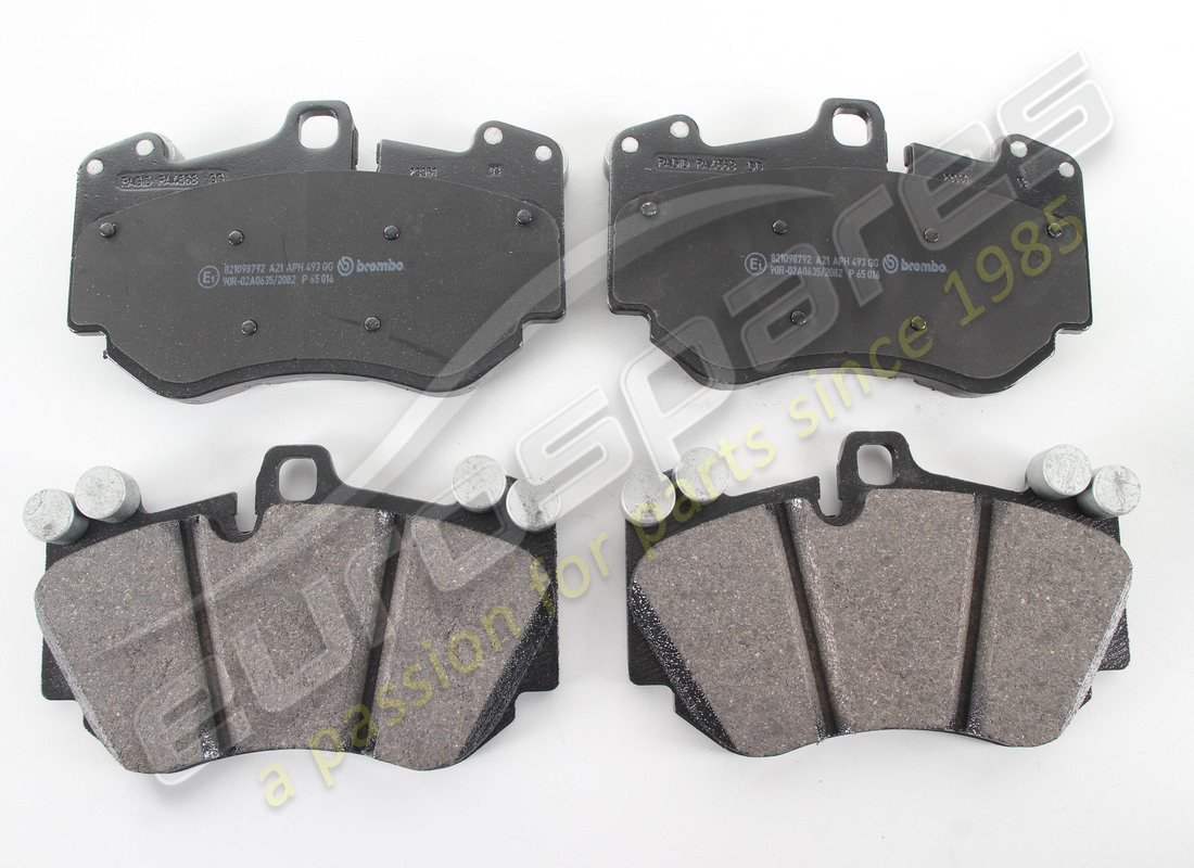 NEW Eurospares 1 SET FRONT OF BRAKE PADS (CCM) . PART NUMBER 4S0698151M (1)