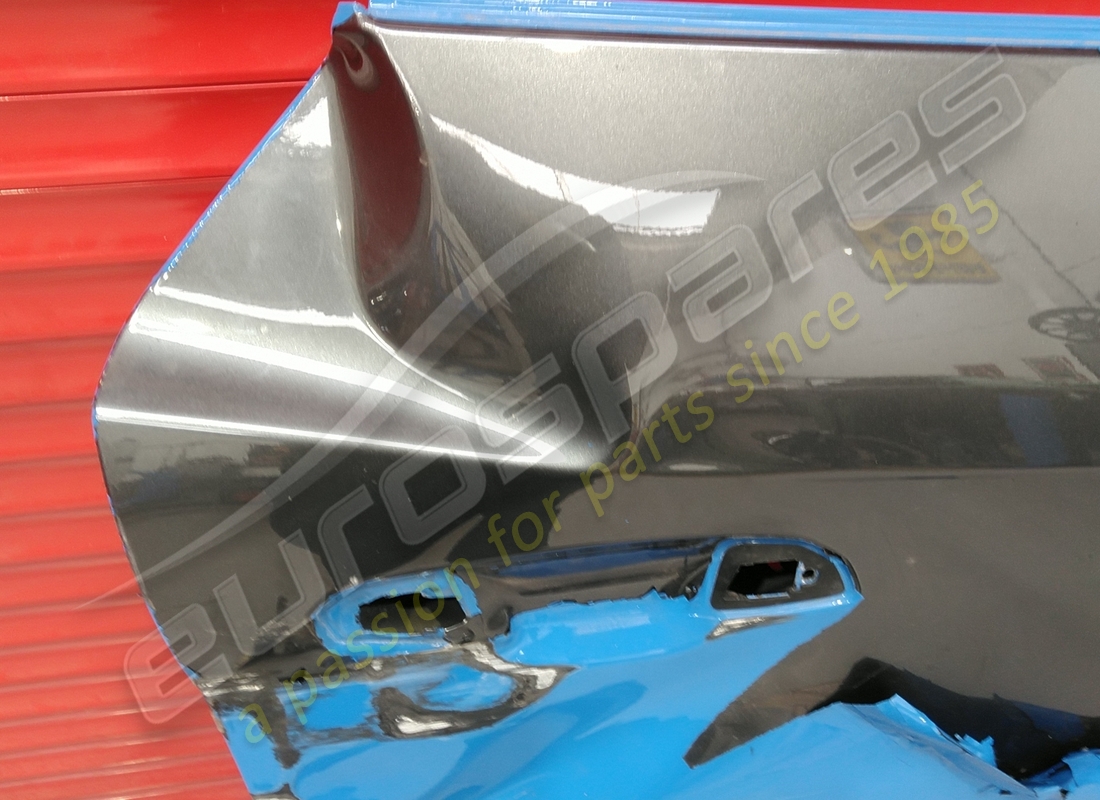 damaged lamborghini rh rear door. part number 4ml833052a (3)