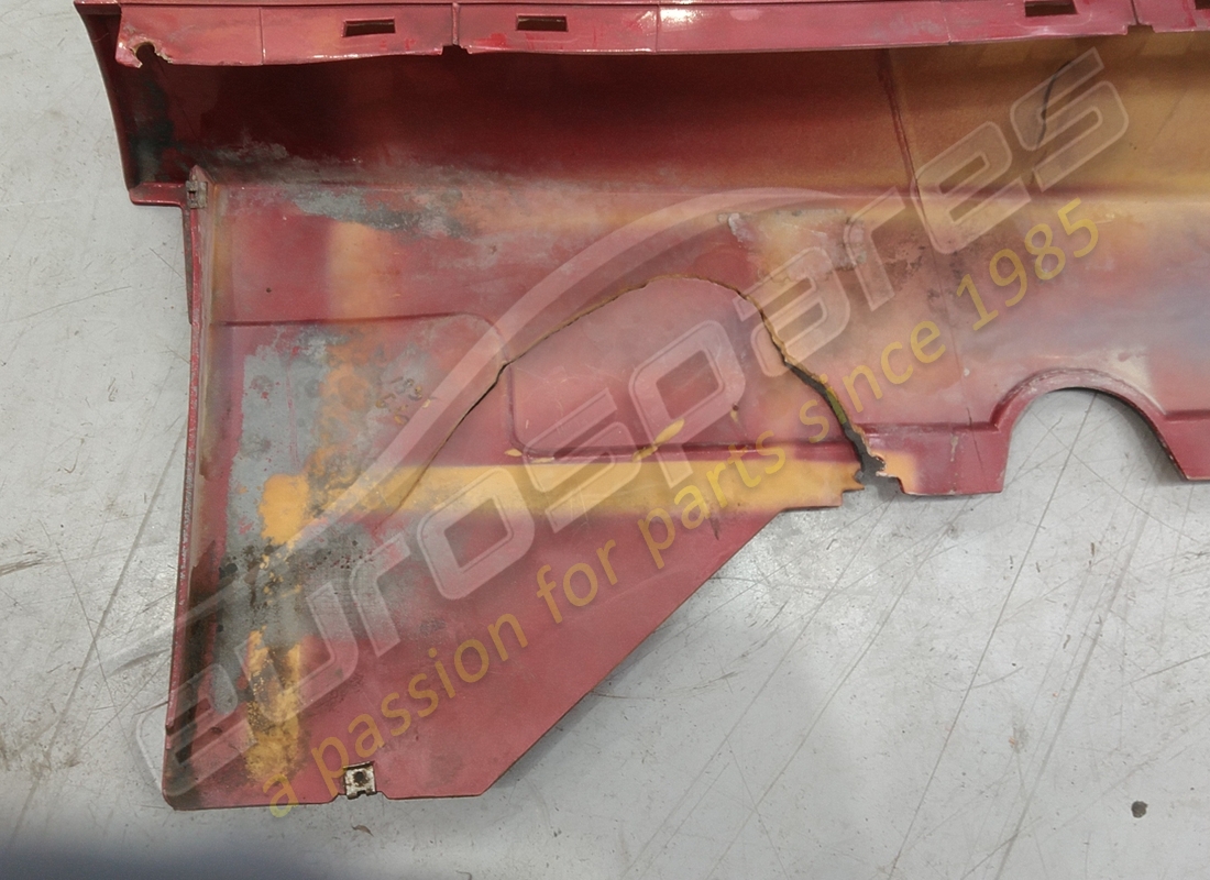 damaged lamborghini rocker cover, left. part number 400853563 (2)