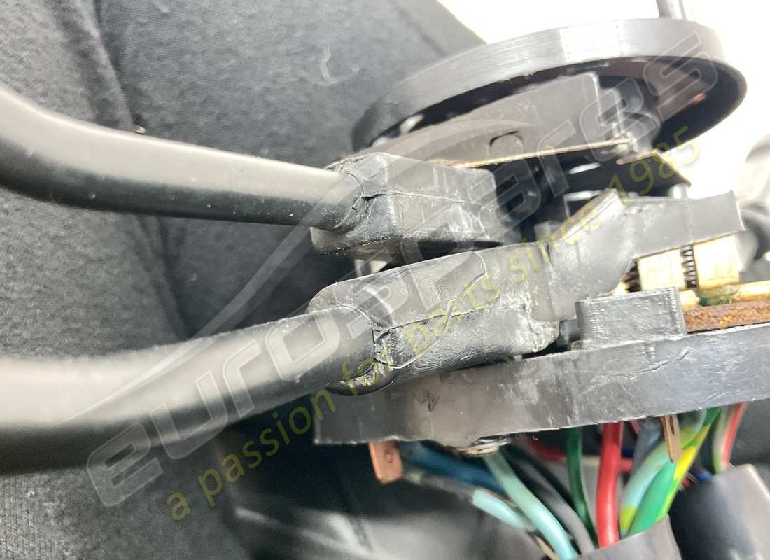 damaged ferrari column switch. part number 61838400 (4)