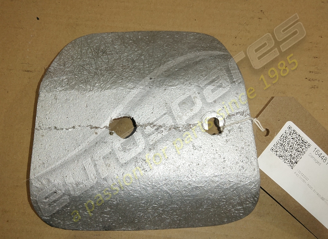 damaged ferrari rh shield. part number 164481 (1)