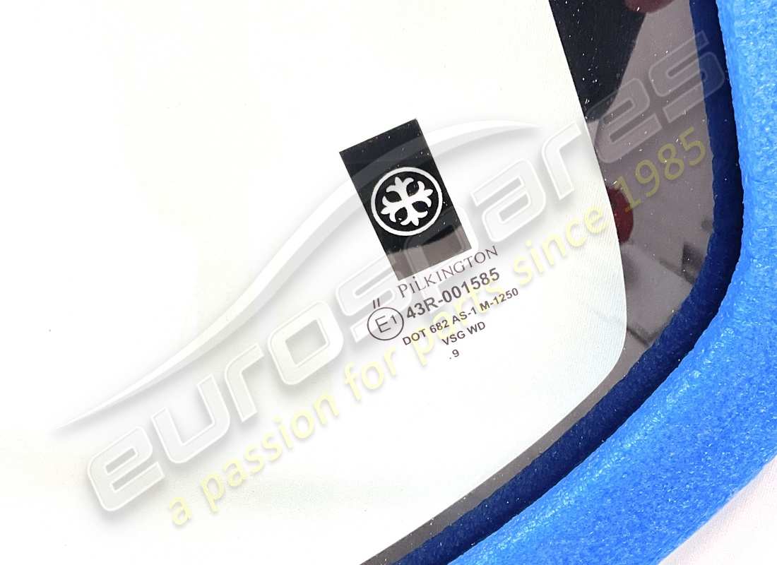 new oem windscreen. part number 63529700 (2)